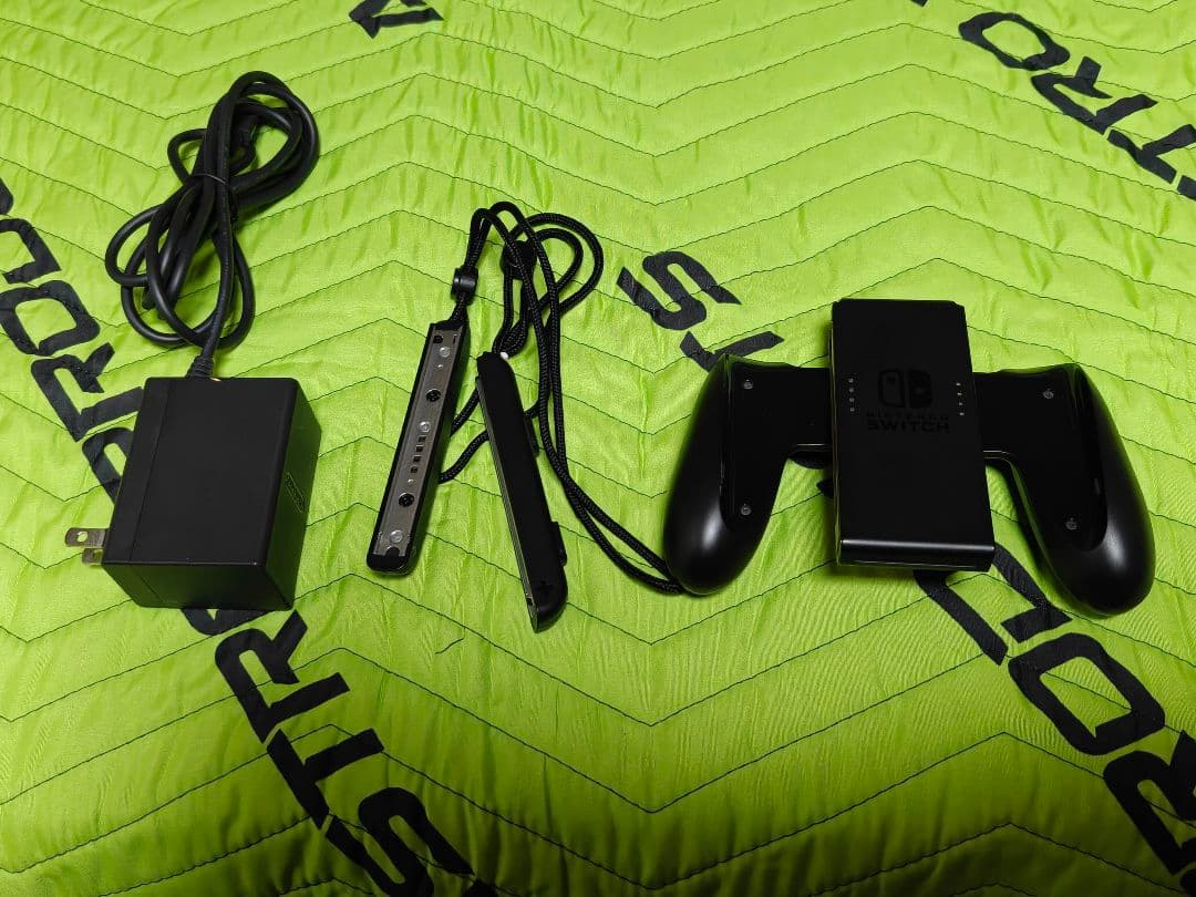 Nintendo Switch 本体 Joy-Con赤/青　バッグ付属