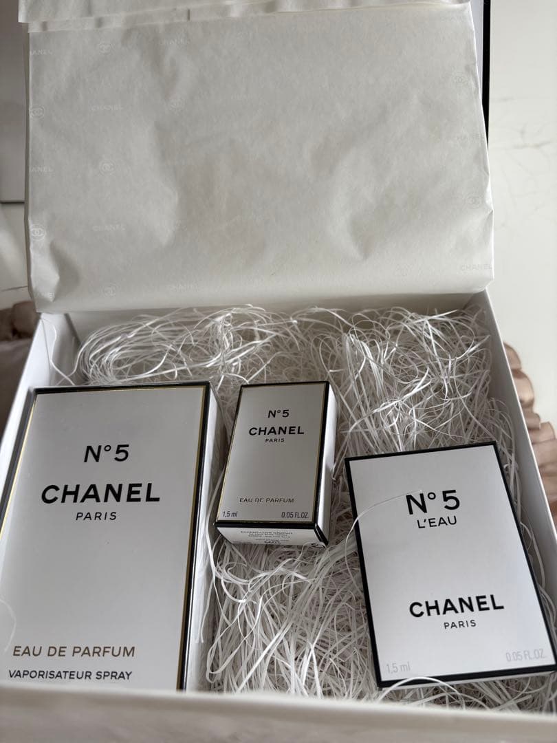 新品未使用品　シャネル N°5 オードゥ パルファム ヴァポリザター　香水