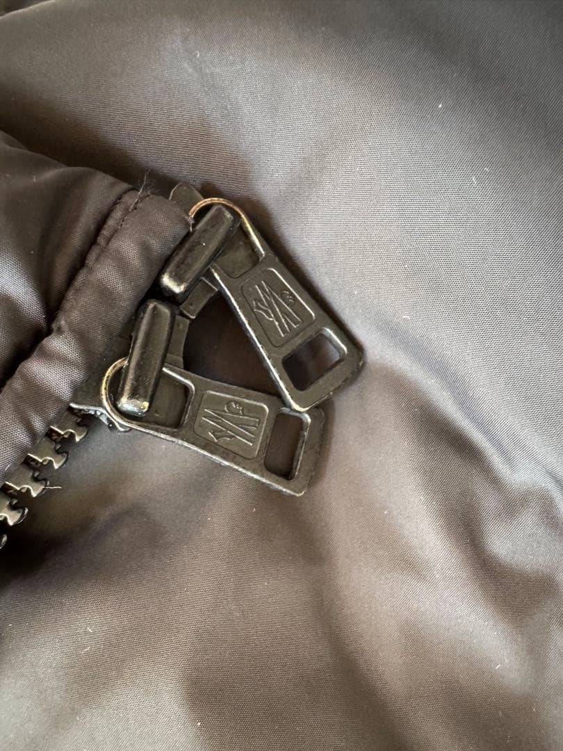 【最終お値下げ】MONCLER モンクラー ダウンジャケット 白ワッペン