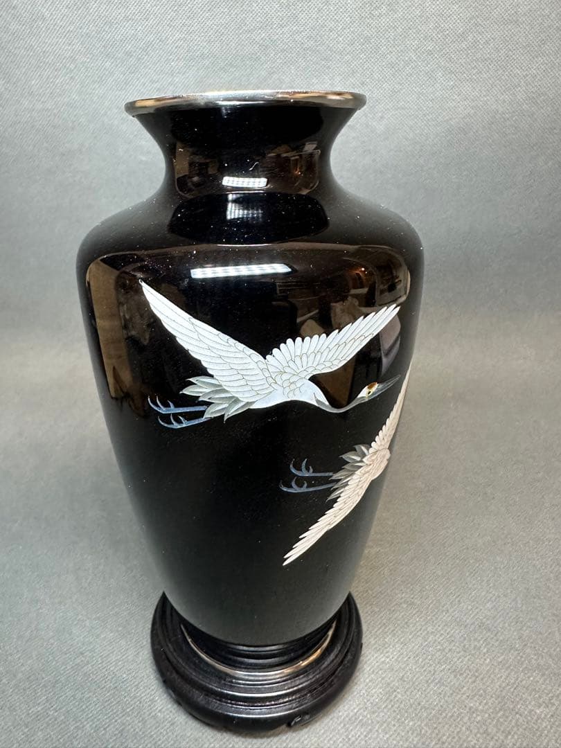 尾張七宝名工 七宝焼鶴文花瓶共箱 美品 服部良三作　アンティーク　コレクション