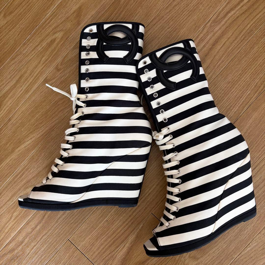 CHANEL ストライプ ウェッジブーツ