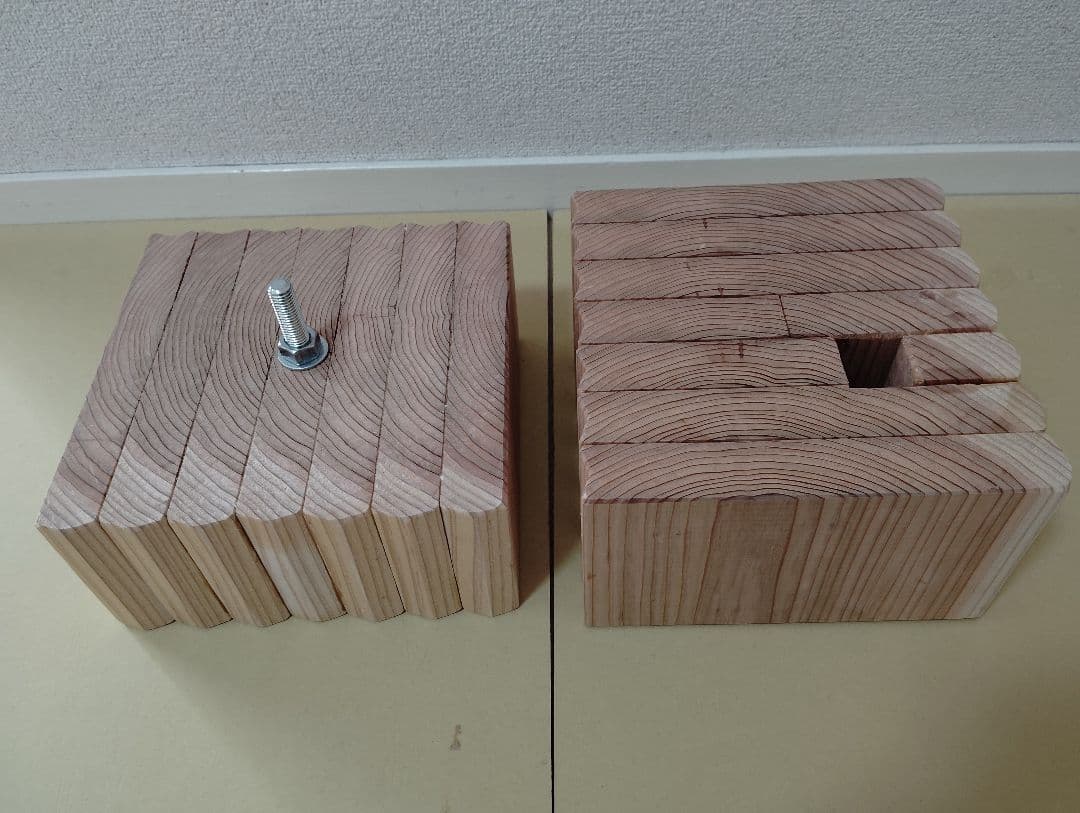 回転式籾擦り機(軽量小型 回転軸ボルト、上部投入タイプ)