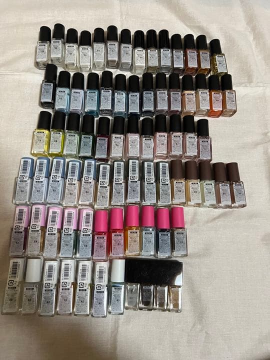 ネイルホリック　63本セット＋ネイル本セット