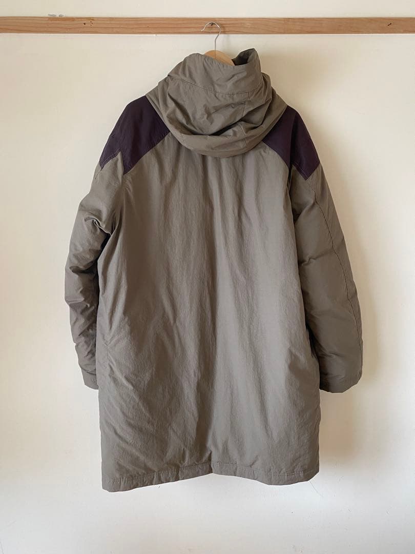 ナイキ　ACG オリーブグリーン ダウンジャケット フード付き