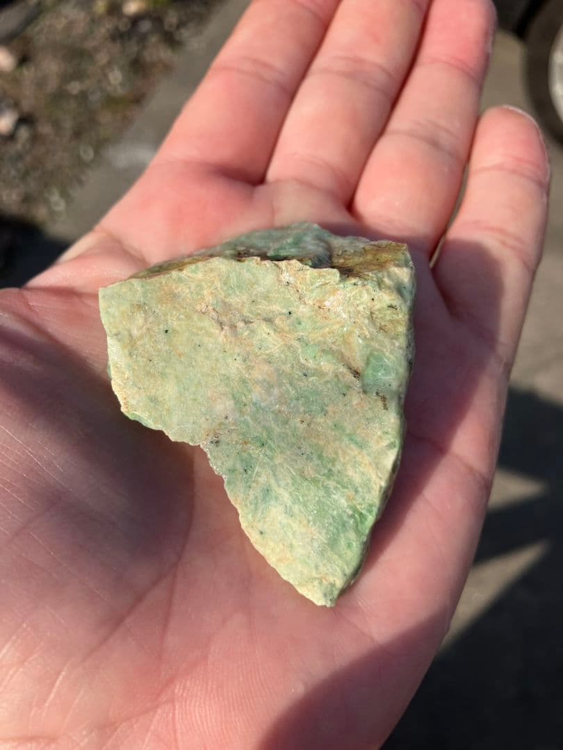 日高翡翠　原石