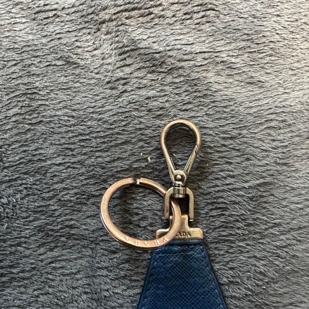 プラダ　キーホルダー　ストラップ　キーリング　0712