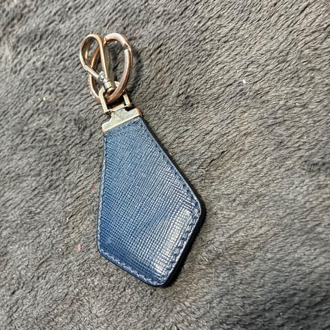 プラダ　キーホルダー　ストラップ　キーリング　0712