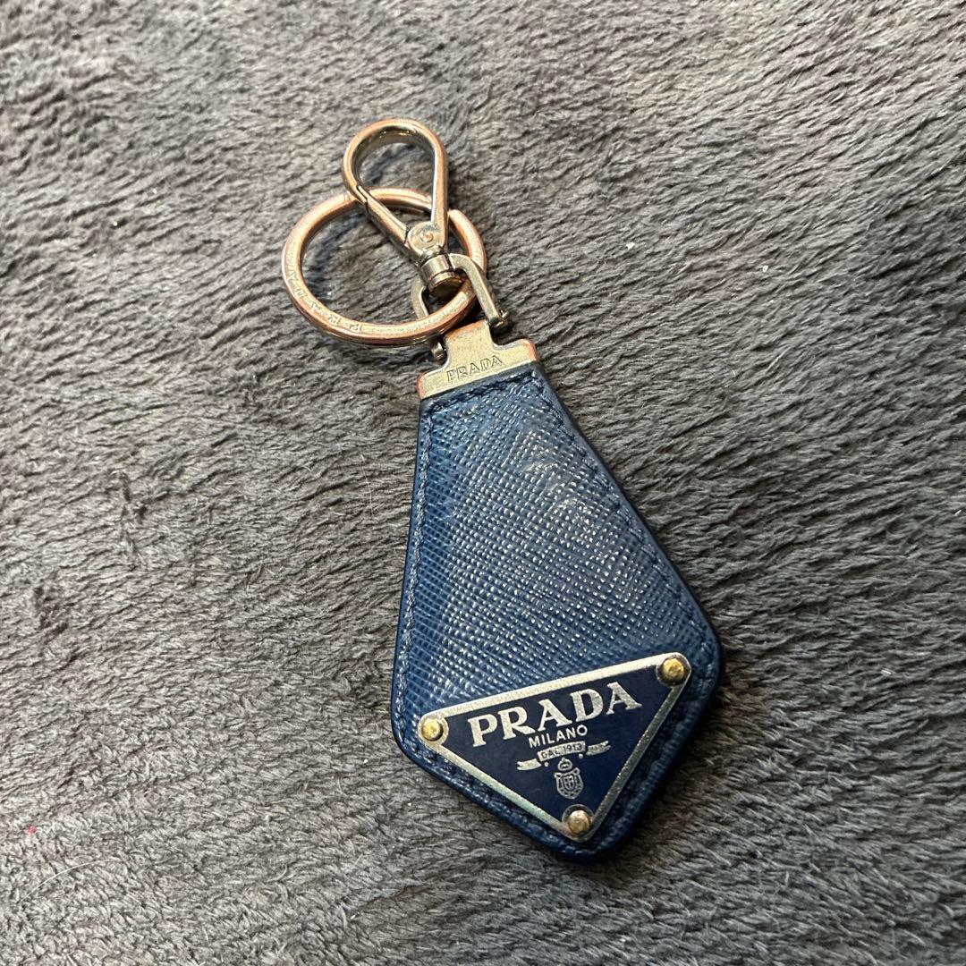 プラダ　キーホルダー　ストラップ　キーリング　0712