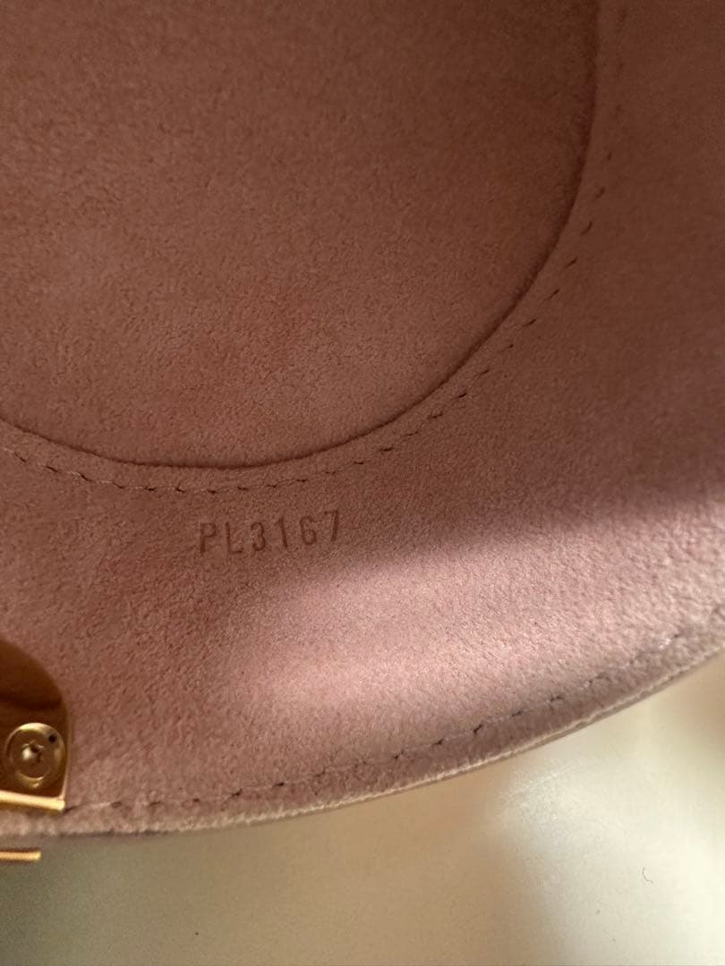 Louis Vuitton エピ　香水ボトルケース ピンク