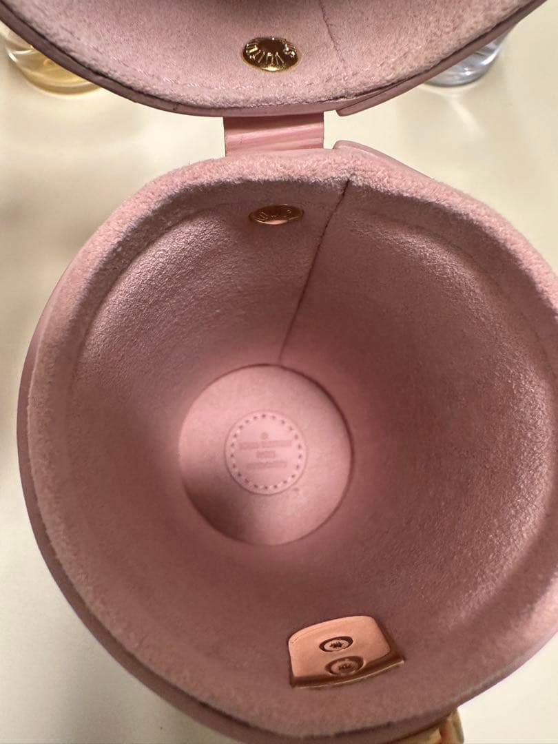 Louis Vuitton エピ　香水ボトルケース ピンク