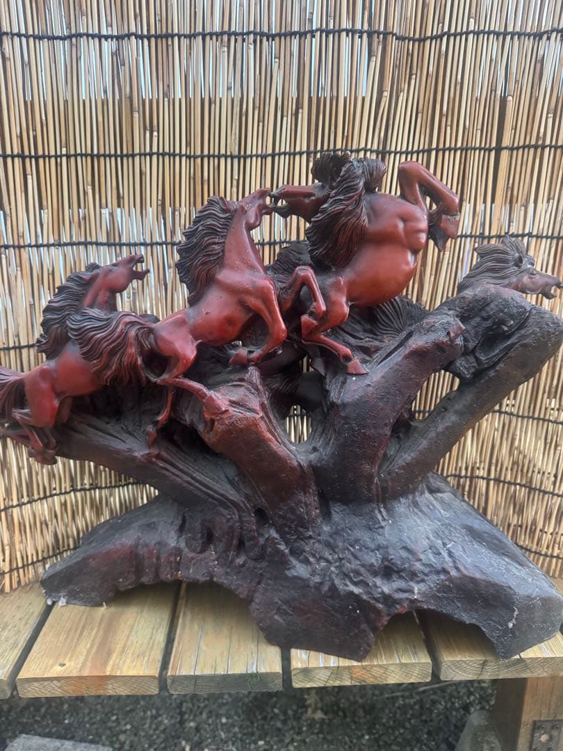 馬の彫刻群 木製 赤褐色　九頭馬 馬 豪華 躍動感 躍動的 置物 インテリア