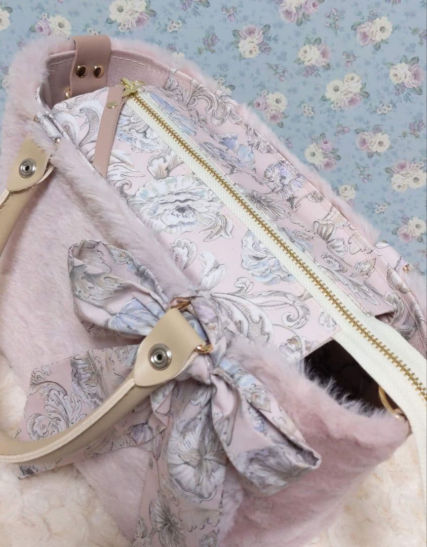 アレキサンダーマーブル　サクラブルーム　仕切ポーチ付きミニトート　フェイクファー