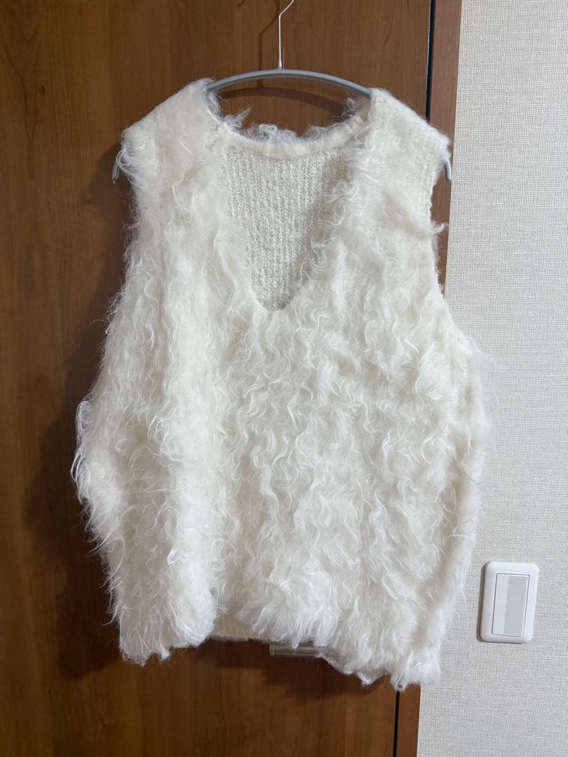 ホワイト ニットベスト　pois ポワ　knit vest