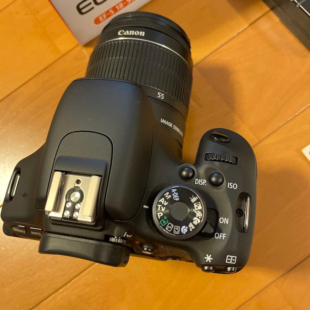 Canon EOS Kiss X5 デジタル一眼レフと追加レンズ