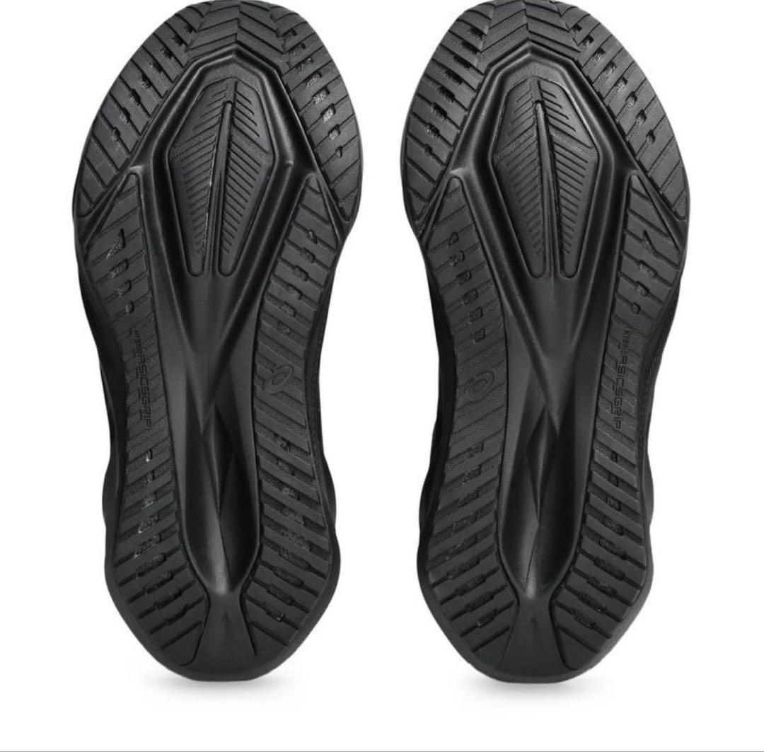 アシックス NOVABLAST 5 24.5cm