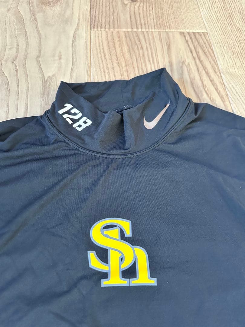 NIKEPRO ナイキプロ　福岡ソフトバンクホークス　アンダーシャツ