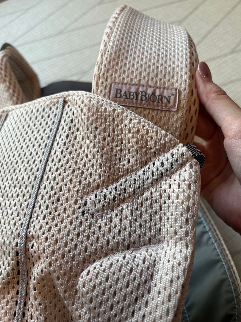 【美品】ベビービョルン 抱っこ紐 ONE KAI Air パーリーピンク