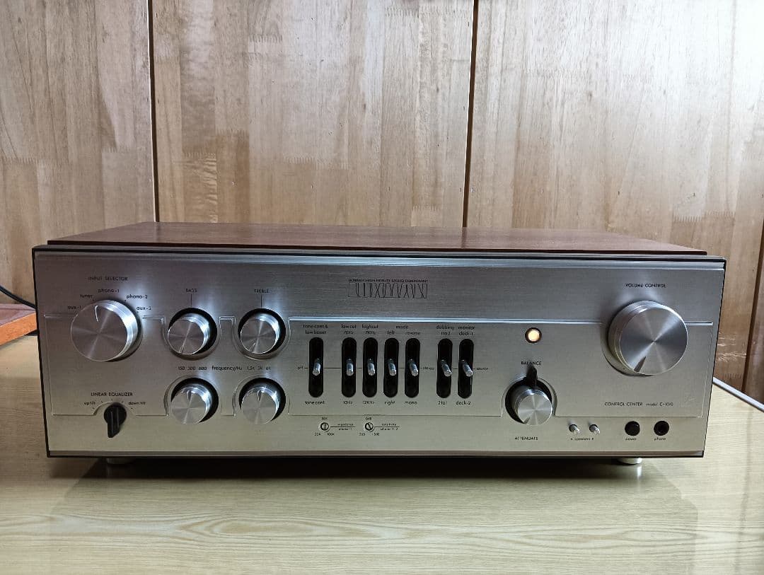 【動作品】LUXMANコントロールアンプ C-1010 ラックスマンプリアンプ