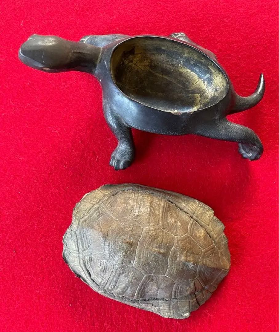 美術作品・亀の彫像・小物入れ・骨董品・松立斉・亀彫刻・印籠・彫刻・美術品