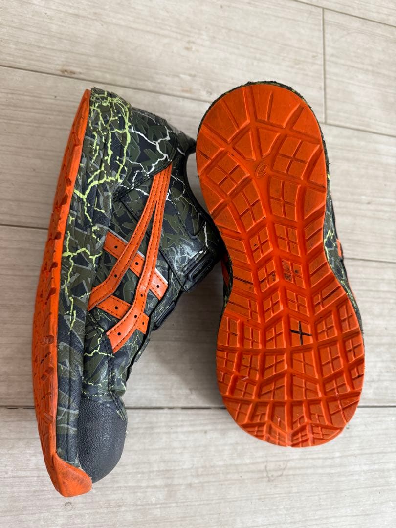 ASICS スパイクシューズ 迷彩