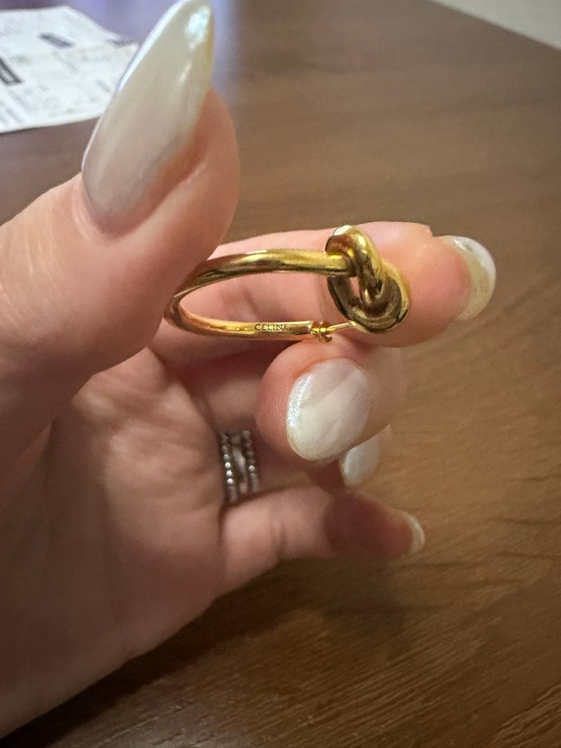 セリーヌ　ピアス　ノット スモールフープ 片耳