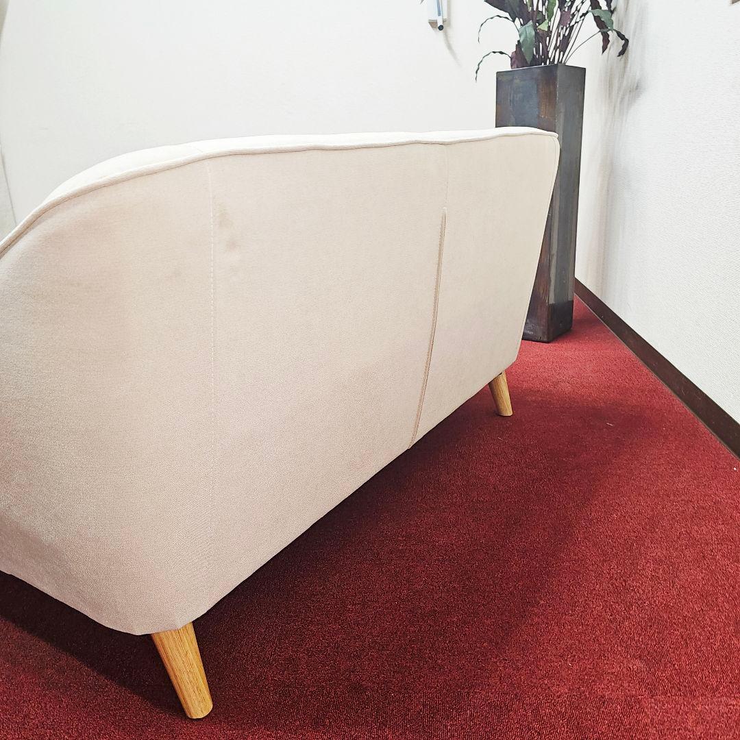 東京23区内送料無料のエレガントなソファ。