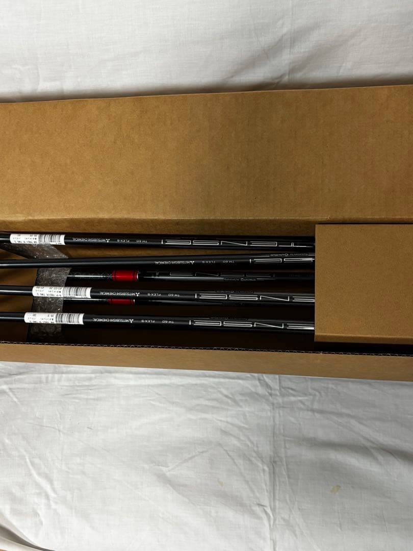 【新品】ステルスアイアンセットカーボンSテーラーメイド（6〜PW、AW、SW）