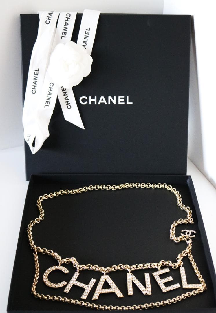 【美品】❤️CHANEL ❤️ゴールドトーンクリスタルのCCロゴチェーンベルト