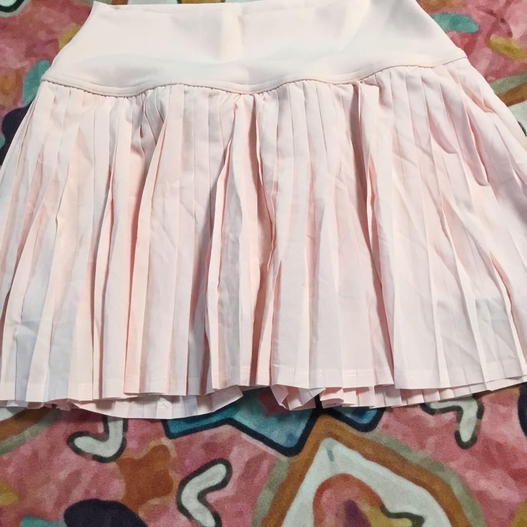 LULULEMON☆ サイズ4 ピンクのプリーツミニスカート