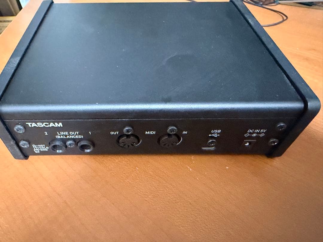 TASCAM US-2x2HR オーディオインターフェイス