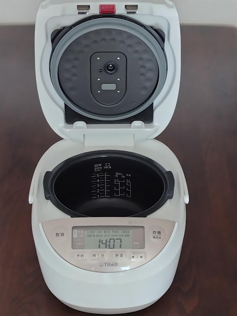 【美品】TIGER 圧力IHジャー炊飯器〈炊きたて〉　JPK-A100 ホワイト