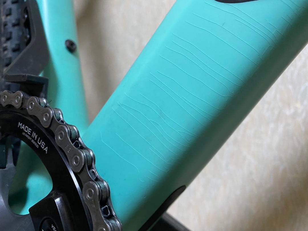 キャニオン インフライト CF SL サイズS フレームのみ 塗装？クリア？割れ