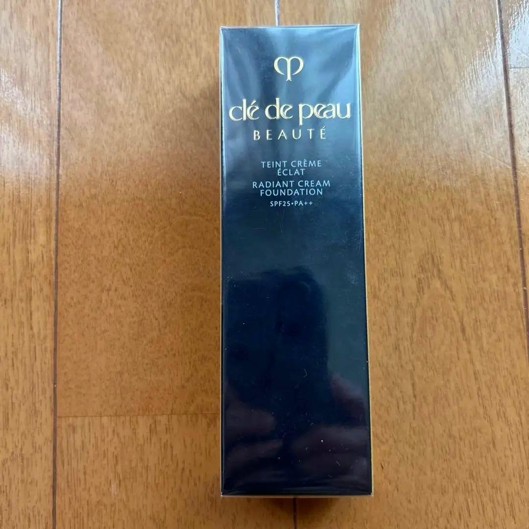 新品　クレ・ド・ポーボーテ ファンデーション　タンクレームエクラn