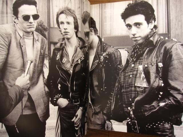 The Clash Photograph by Bob Gruen　2001年版