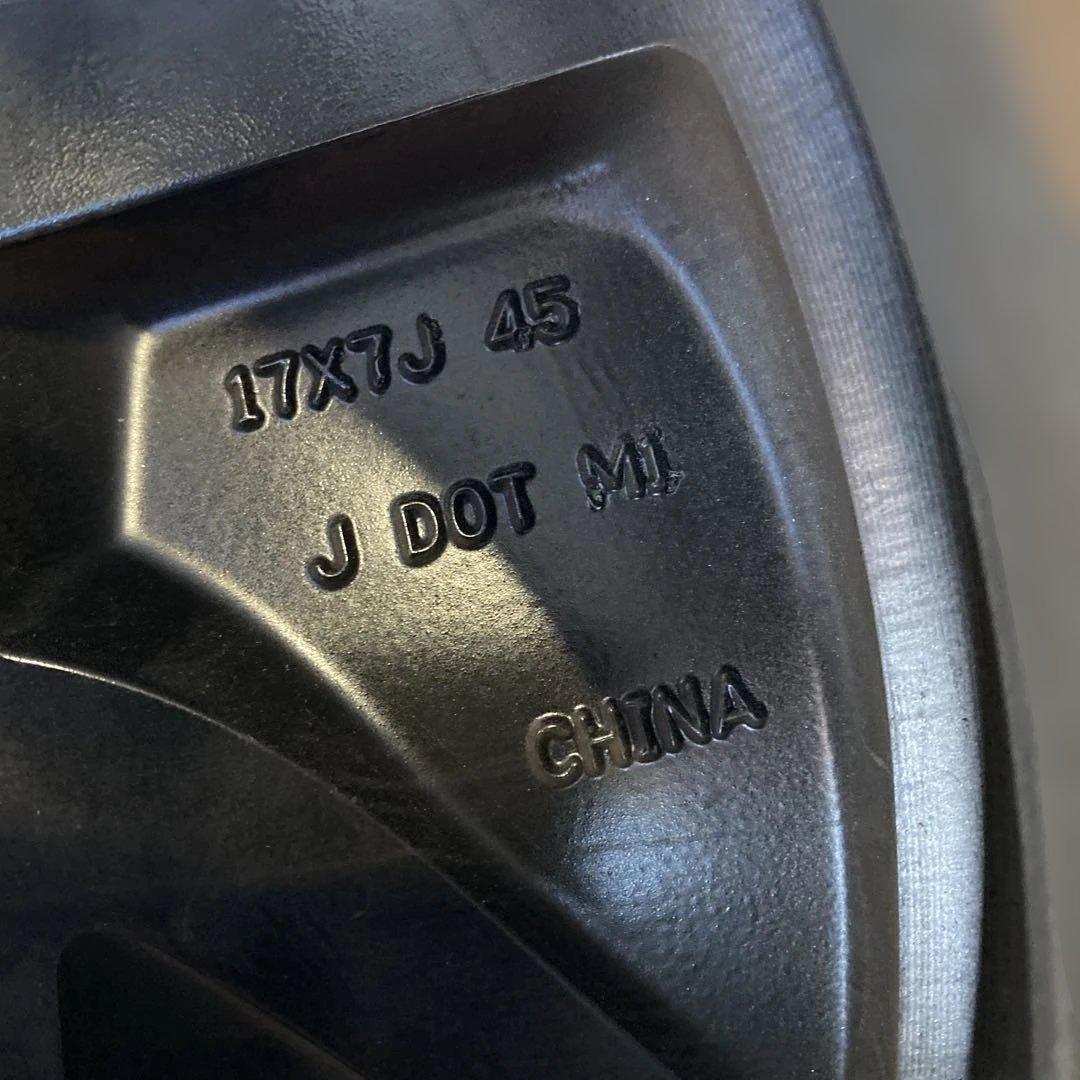 中古溝ありピレリスタッドレスセット215/50R17 インサイト、ジェイド