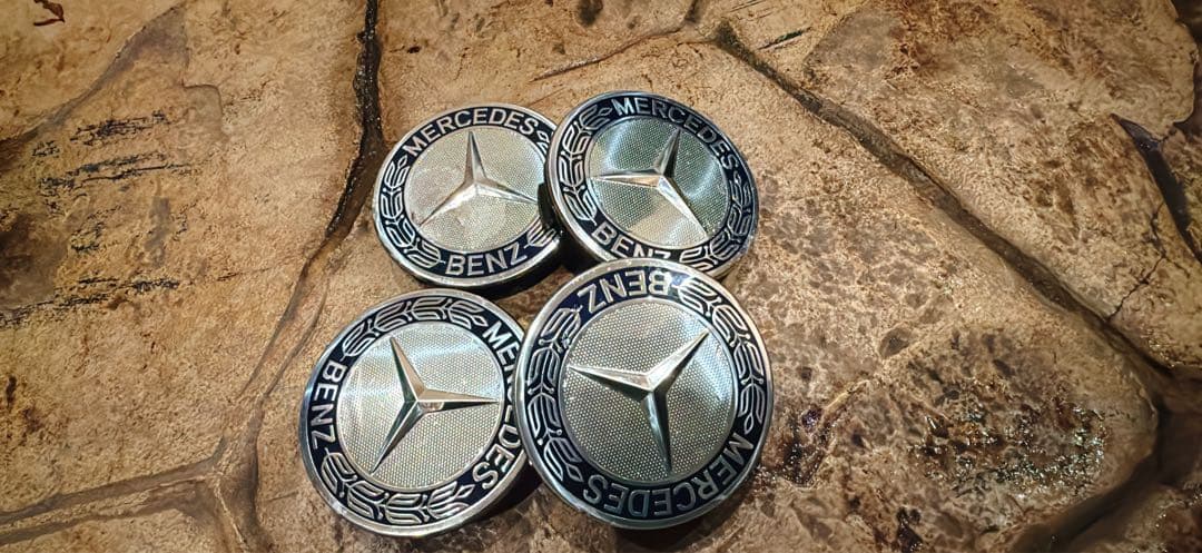 235/55R18 スタッドレスタイヤホイールセット 左前　1本