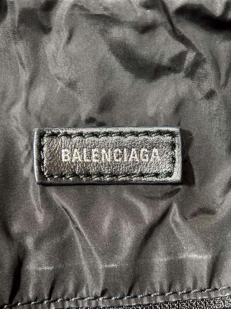 BALENCIAGA ボディバッグ ベージュ　ショルダーバッグ