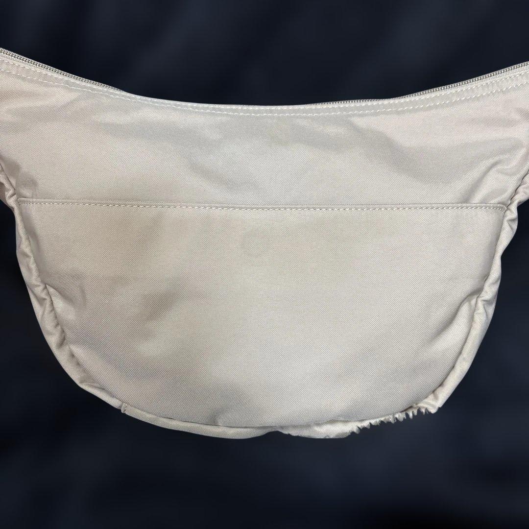 BALENCIAGA ボディバッグ ベージュ　ショルダーバッグ