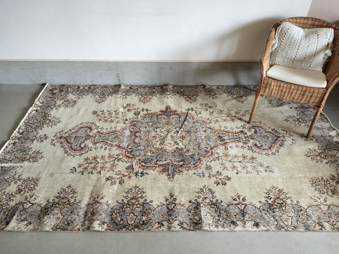 超大判/ベージュと淡いグレーのヴィンテージラグ　雅姫さんNo.636