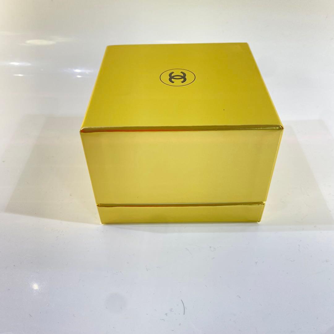 シャネル　サブリマージュ　ラ　クレーム　ルミエール　50g