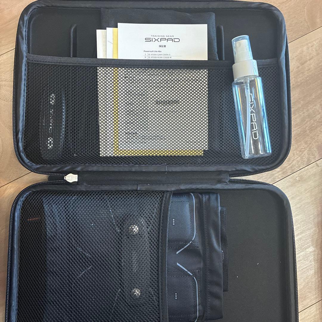 ケ*ー様 【美品】SIXPADパワースーツ M