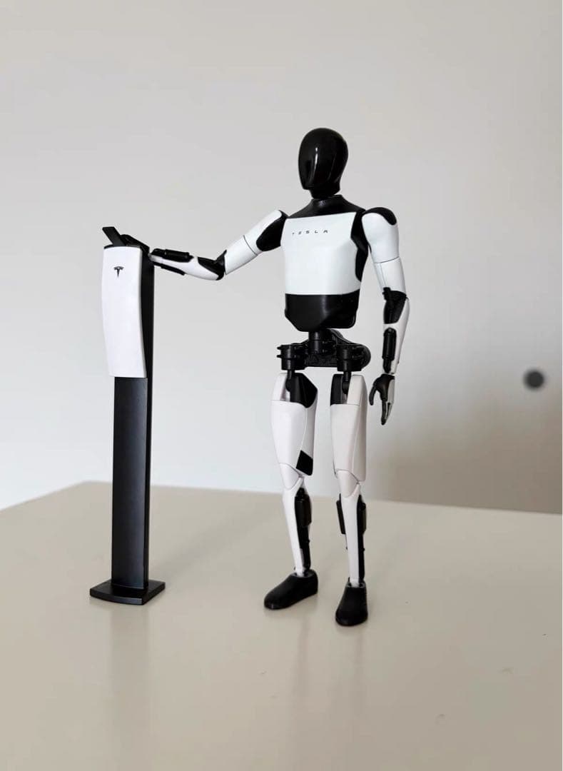 Tesla Botフィギュア 可動 人形 ディスプレイスタンド付き ロボット