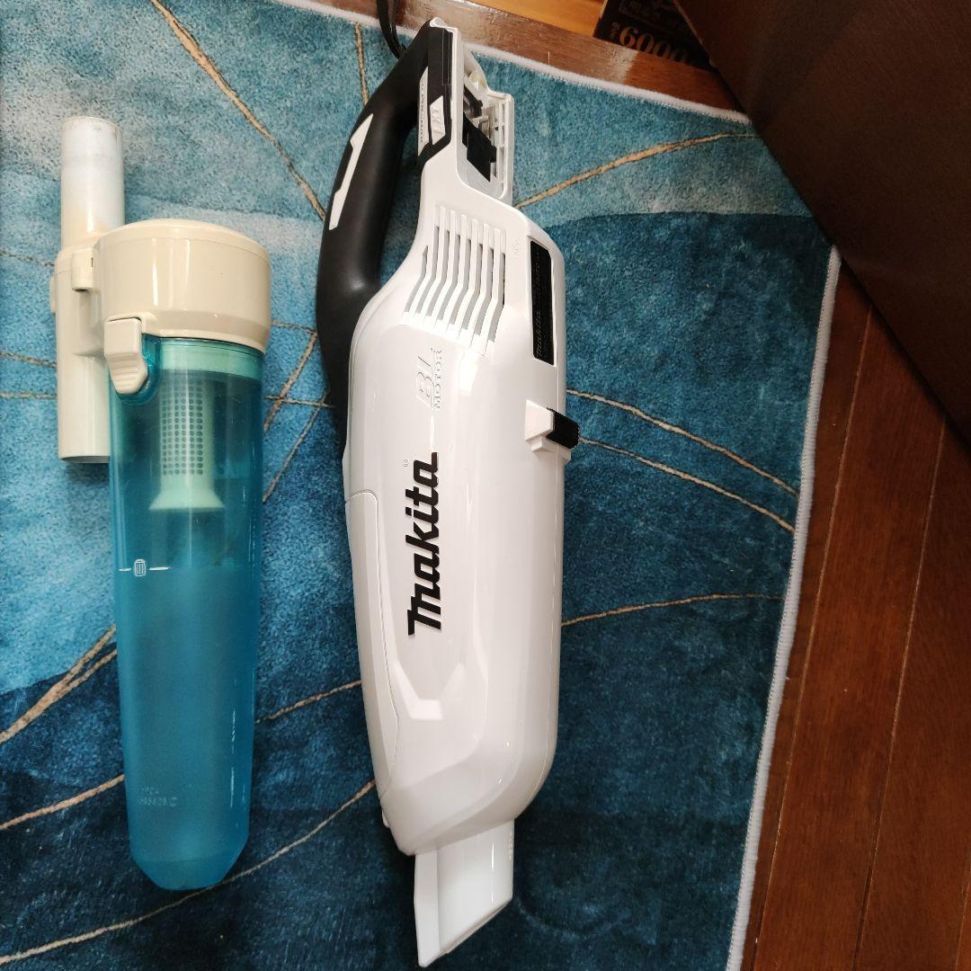 【美品】Makitaマキタ充電式クリーナーCL282FD