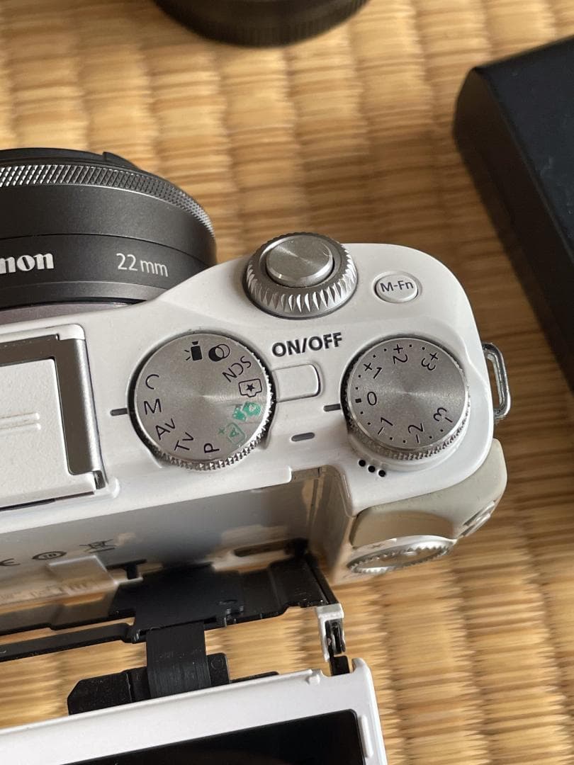 Canon EOS M3 ホワイト｜レンズ2本｜EF-EOS M アダプター