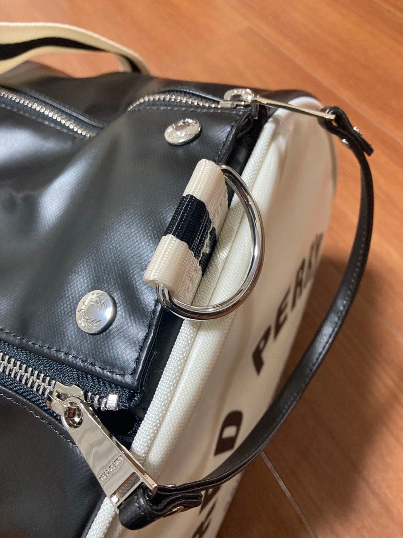 FRED PERRY フレッドペリー ボストンバッグ ドラムバック ブラック