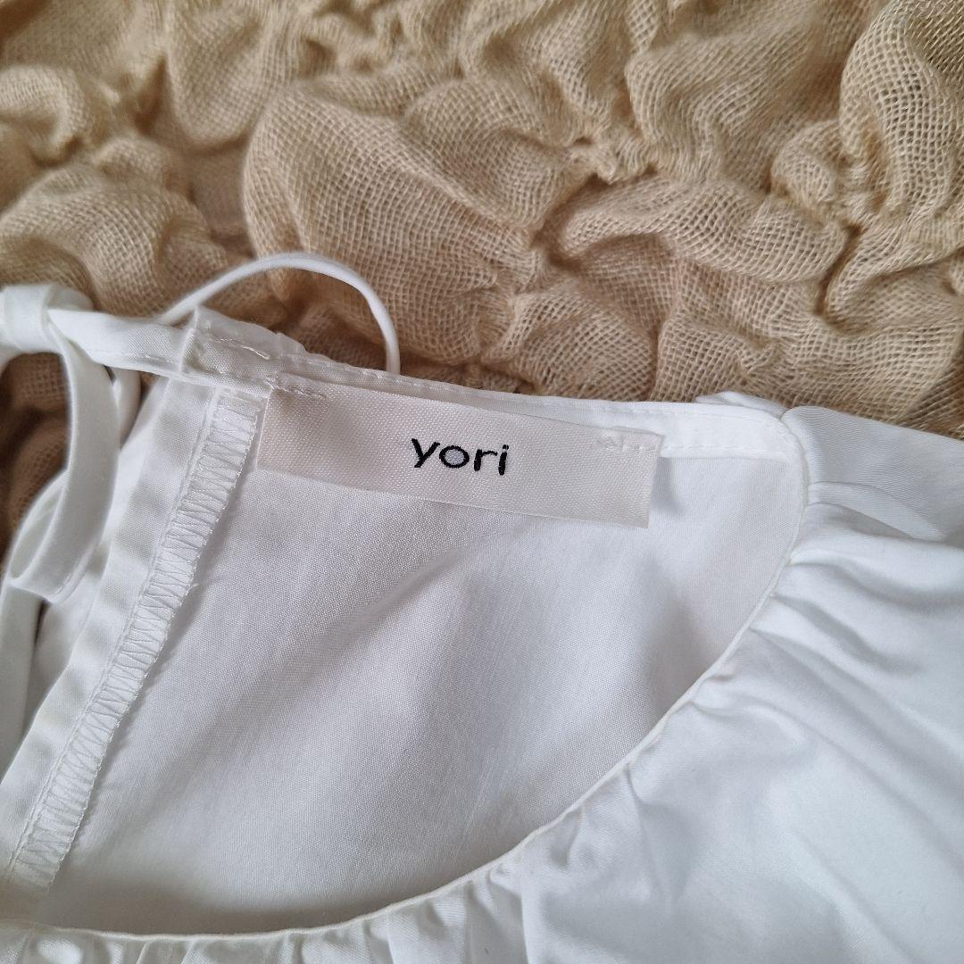 【美品】yori ヨリ　フリルカラーティアードチュニック　ホワイト　フリーサイズ
