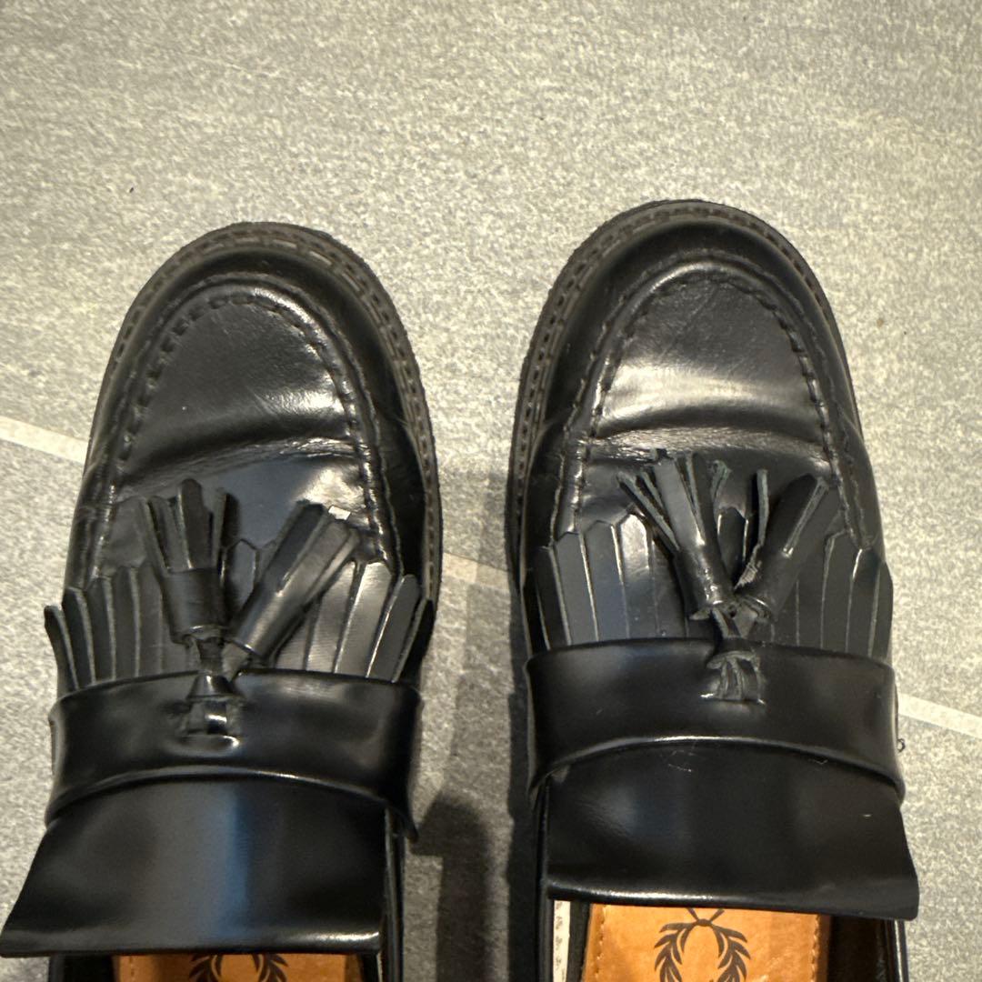 FRED PERRY e Coxコラボ　ローファー