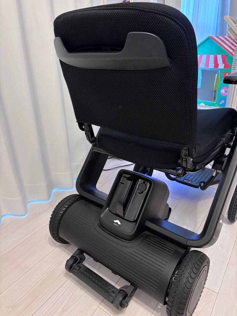 WHILL ModelF ブラック　電動車椅子
