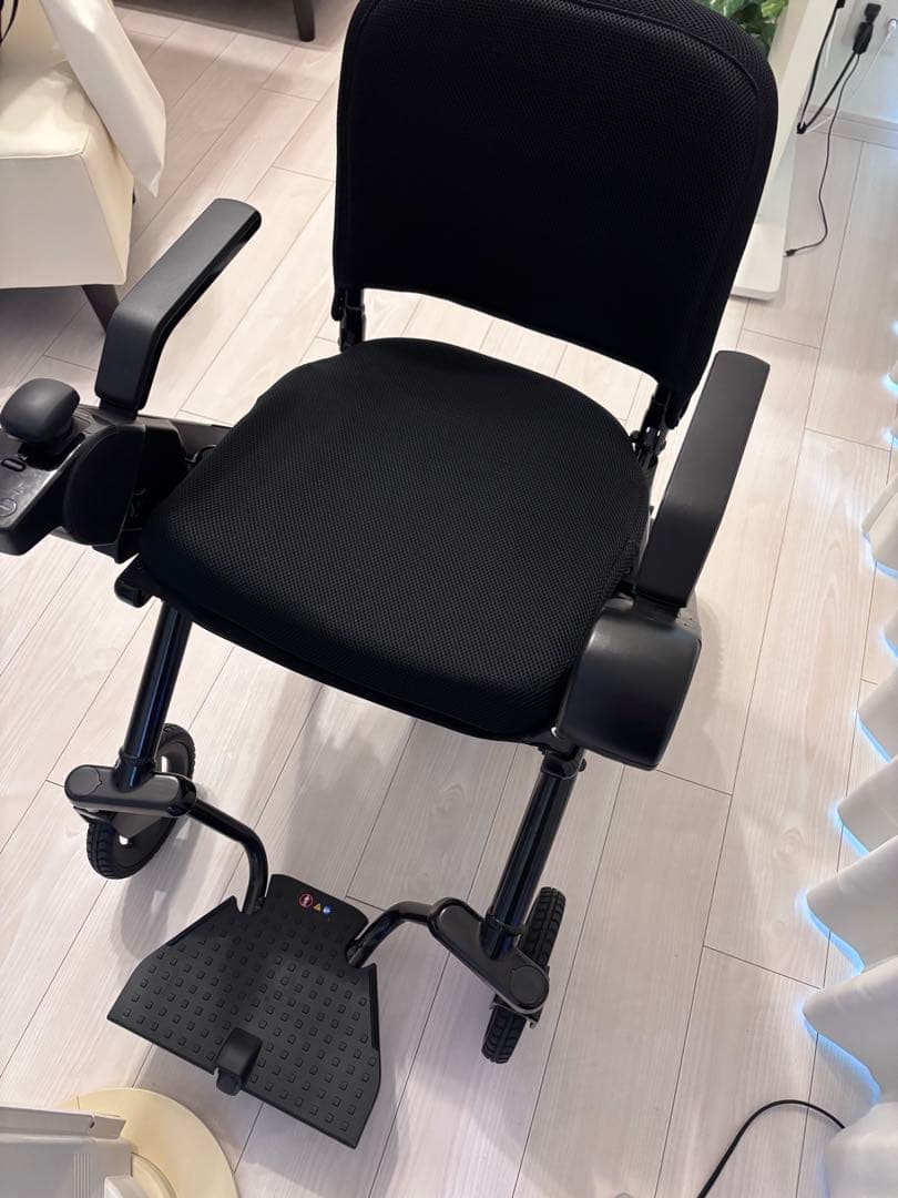 WHILL ModelF ブラック　電動車椅子