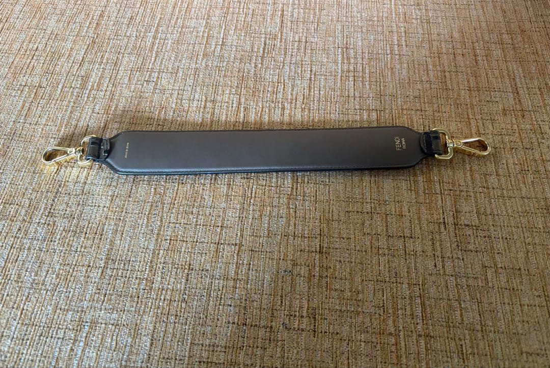 Fendi レザーショルダーストラップ　美品